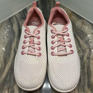 Athletic Works Women's Mesh Lifestyle Jogger
Sneakers size 8